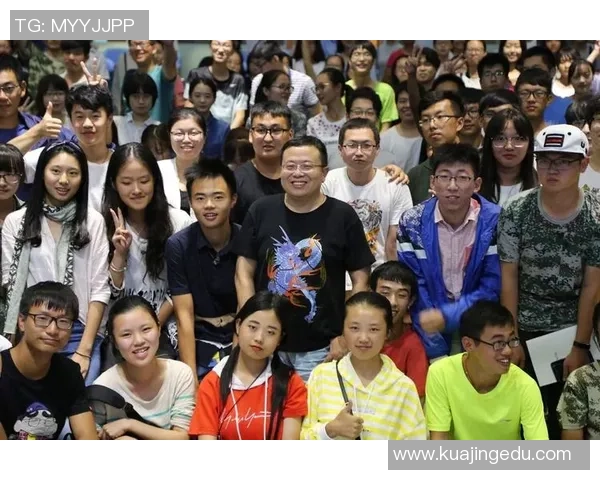 李泓澎:从普通学子到杰出人才的成长之路与人生启示 李泓澎:从普通学子到杰出人才的成长之路与人生启示